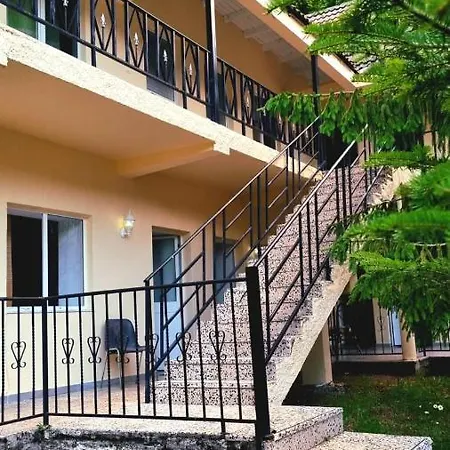 Bujtina Te Grima Hotell Theth