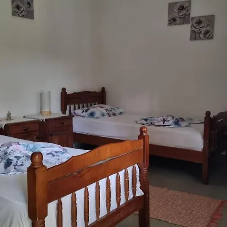 Bujtina Te Grima Hotel *