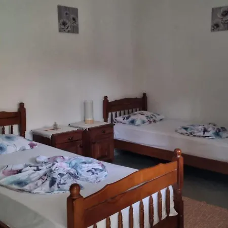 Bujtina Te Grima Hotel